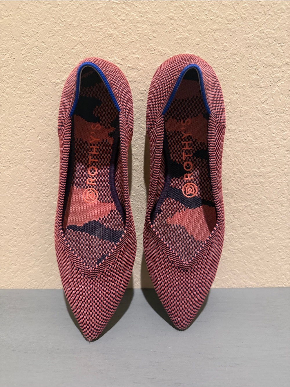 Rothys Women's Rose double stitch Knit Pointed-Toe Slip-Ons size 8